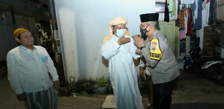 Silaturahmi ke Ponpes An Najiyah Sidosermo, Ini Kata Kapolrestabes Surabaya