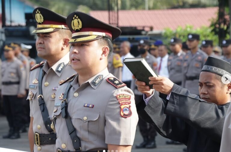 Kapolres Tanah Laut Pimpin Serah Terima Jabatan Wakapolres Dan Beberapa Perwira