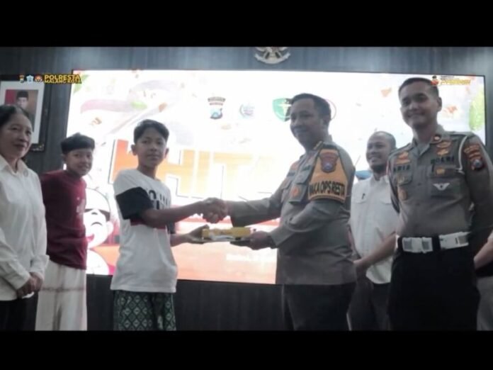 mnkjhugyft-1919625270